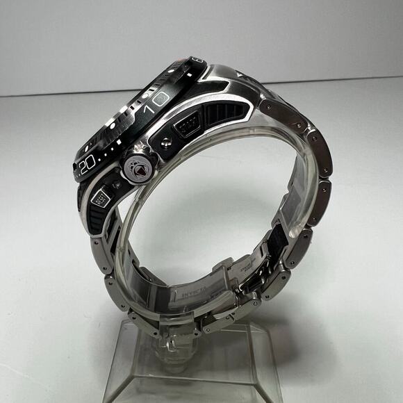 Invicta Mens Hypromax Model 29575 Stainless Steel Quartz Watch - Picture 4 of 7